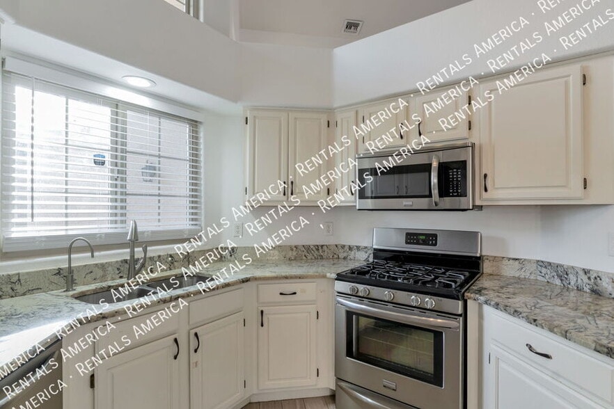 Building Photo - 8115 E Mesquite Ridge Cir