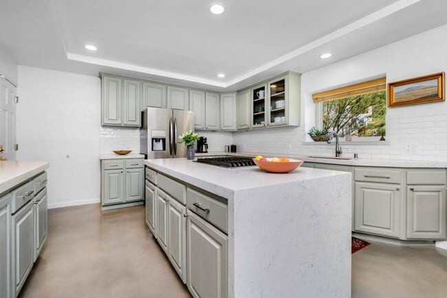 Building Photo - A charming 3-bedroom, 2.5 bath home in Don...