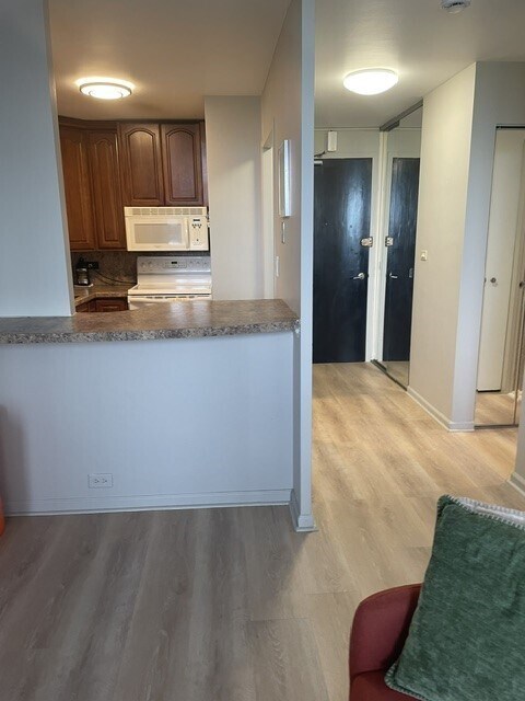 Building Photo - 4250 N Marine Dr