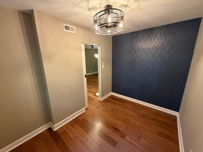 Building Photo - 4000 Gypsy Ln