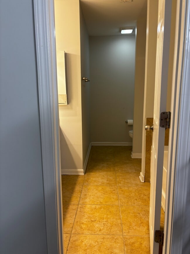 Building Photo - 5600 Moresby Ct