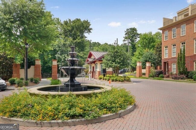 Building Photo - 807 Creekgarden Court