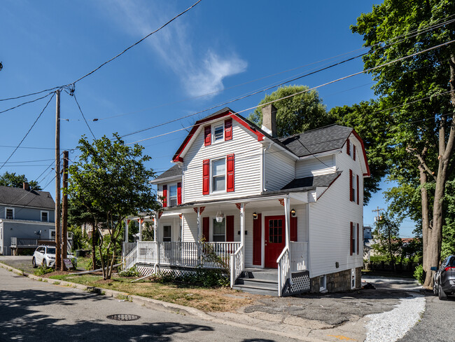 Building Photo - 3 Cedar St