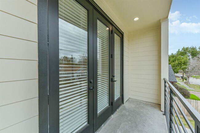 Building Photo - 3032 Gray St