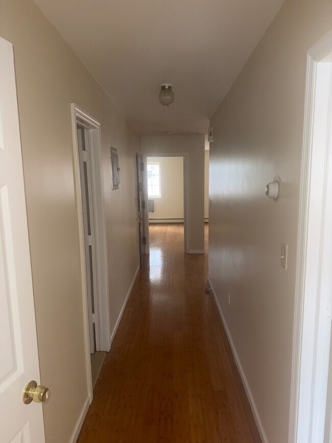 Building Photo - XX48 Olinville Ave