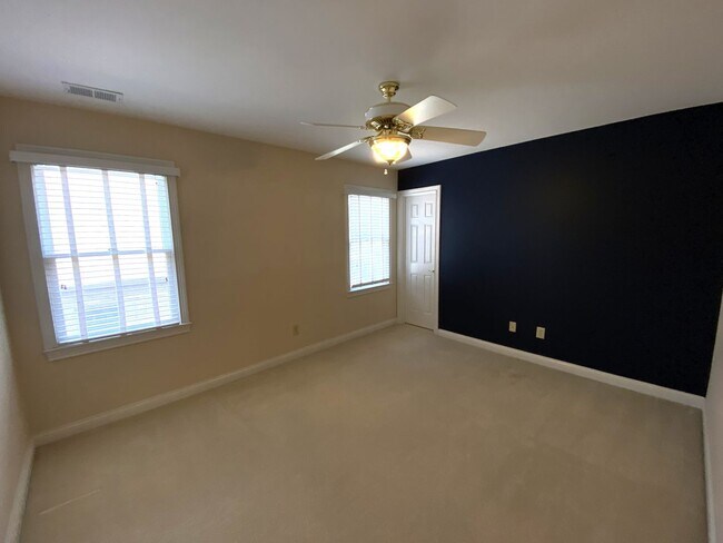 Building Photo - Palomar Home                  20260709