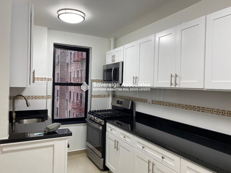 Building Photo - 100 Arden St