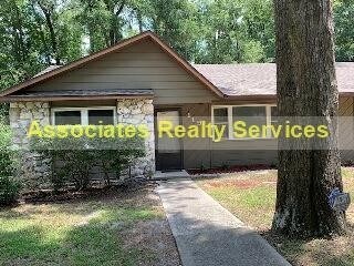 Building Photo - Westchester Manor wonderful SW location!