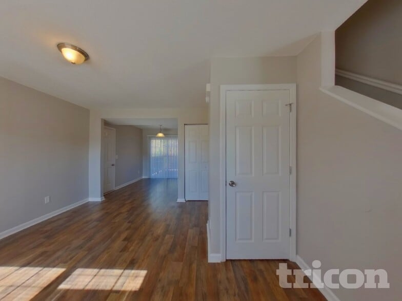 Building Photo - 175 Cascade Dr