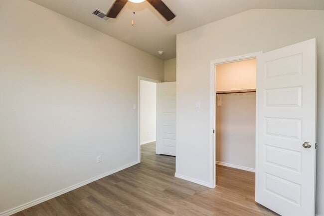 Building Photo - 5620 Poinsettia Pl