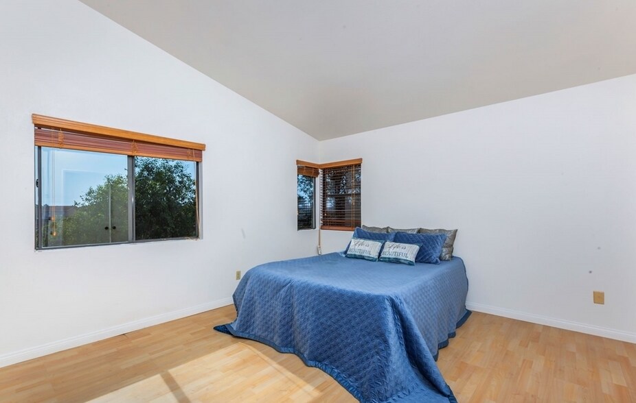master bedroom. furniture not included. picture taken before internal remodel. - 10734 Chinon Cir