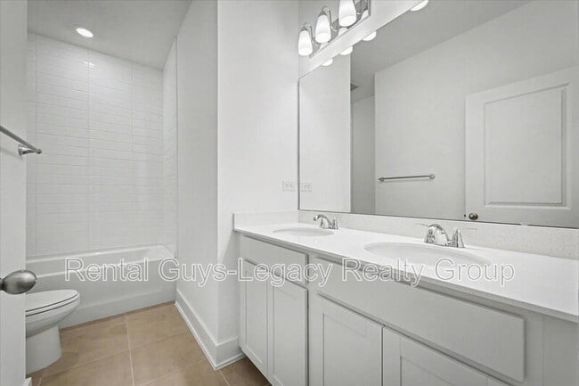 Building Photo - 5423 Bramhall Rd