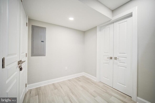 Building Photo - 1513 S Lambert St