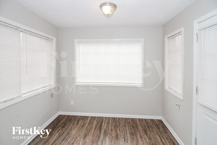 Building Photo - 5191 Kingswood Cove