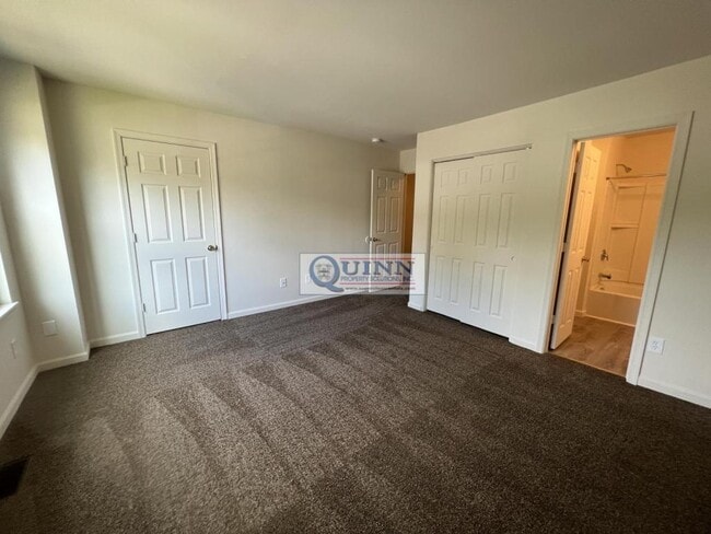 Building Photo - 179 E Village Rd