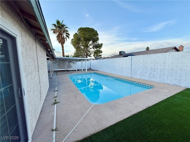 Building Photo - 6236 W Elmira Dr