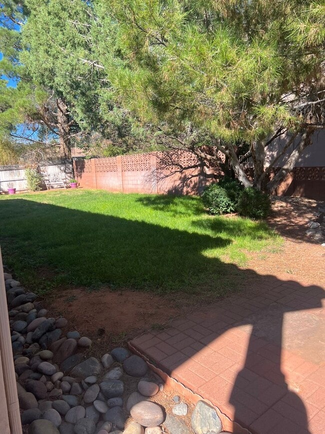 Building Photo - Unfurnished, 1-year long-term rental