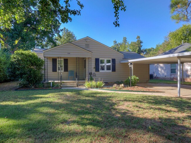 Primary Photo - Super cute 3 bedroom bungalow