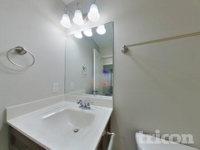 Building Photo - 1820 Elizabeth Ln