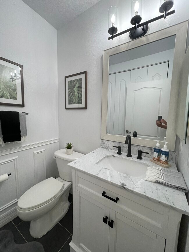 Building Photo - 500 Mirasol Cir