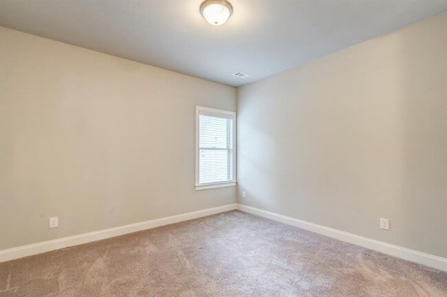 Building Photo - 1317 Winfair Ln NE