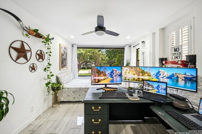 Building Photo - 423 College Blvd