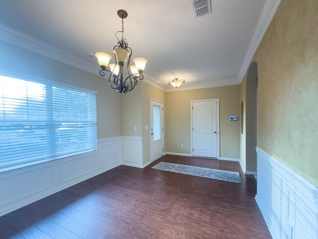 Building Photo - 15 Hunters Hollow Ct