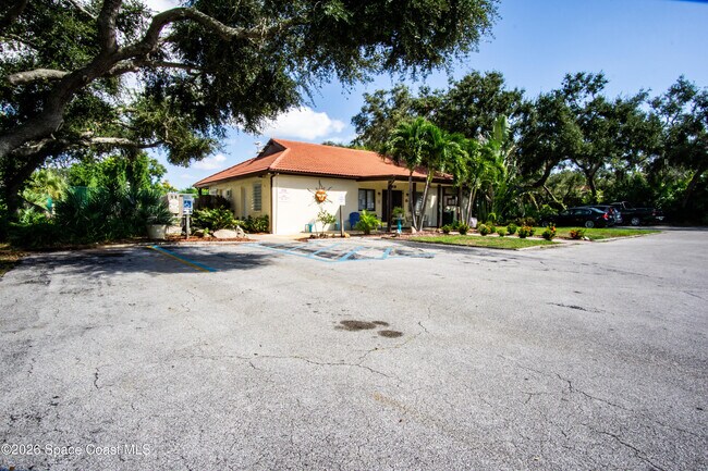 Building Photo - 8741 Seagrape Ct