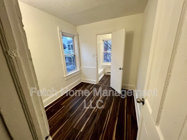 Building Photo - 462 S Christian St