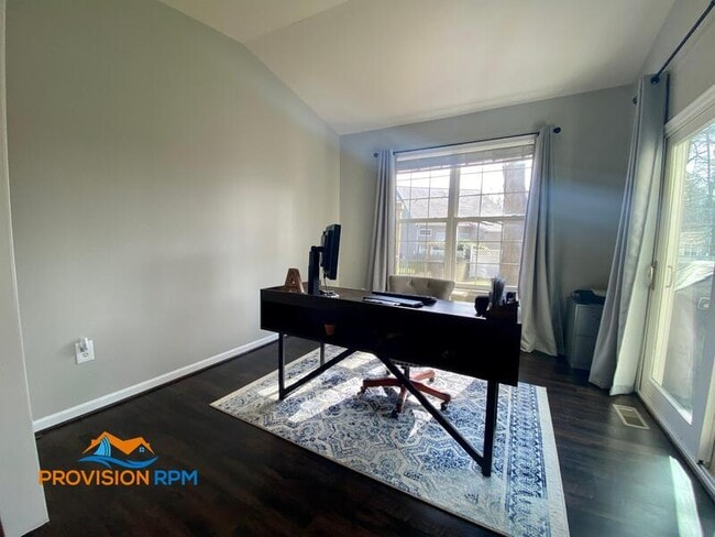 Building Photo - 106 Hanson Ct