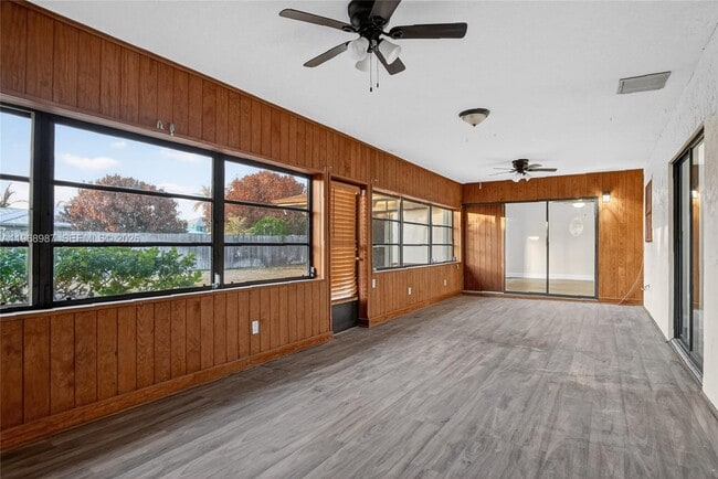 Building Photo - 525 SE Brookside Terrace