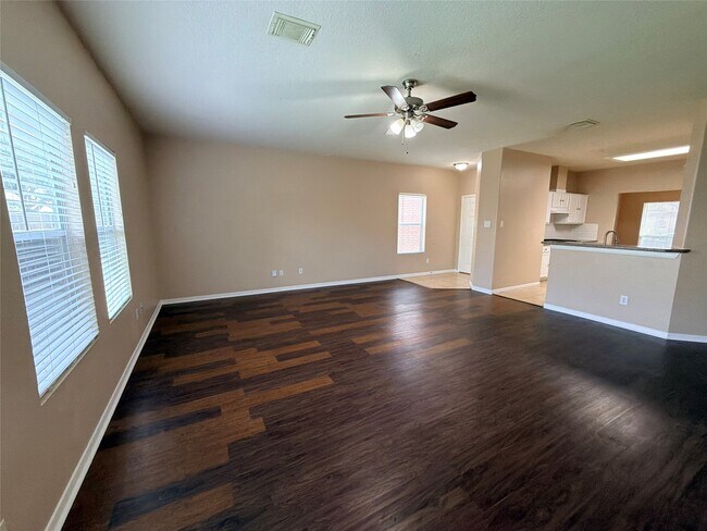 Building Photo - 15423 Fir Woods Ln