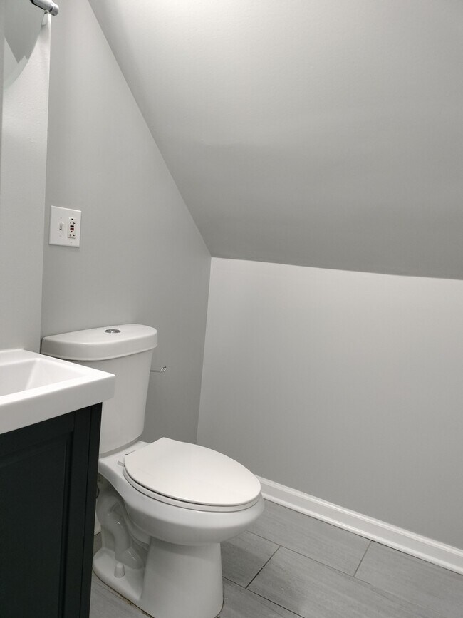 Building Photo - 8320 S Muskegon Ave