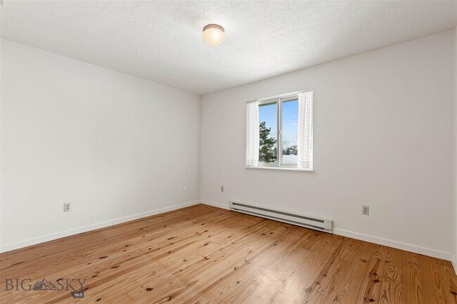 Building Photo - 10 Gallatin Dr