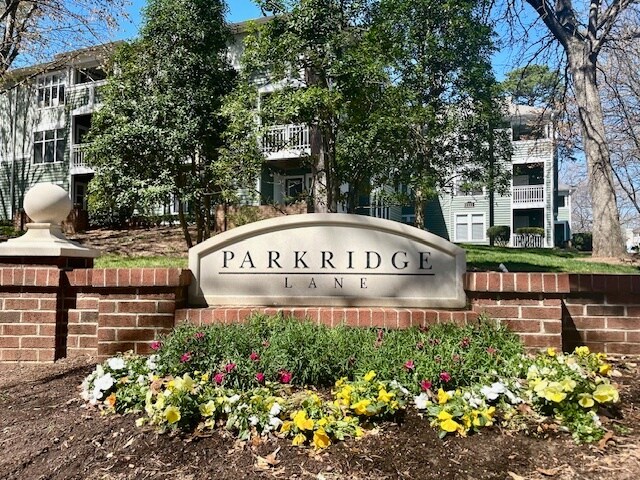 Building Photo - 1011 Nicholwood Dr