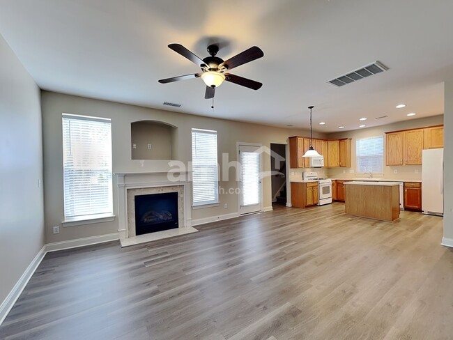 Building Photo - 15721 Seafield Ln