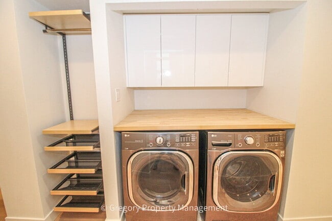 Building Photo - 604 9th Ave