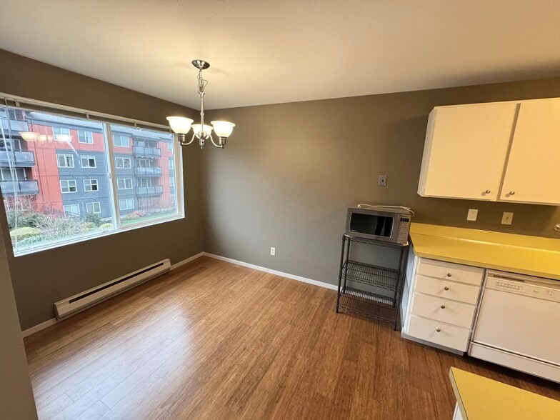 Building Photo - 7001 Sand Point Way NE