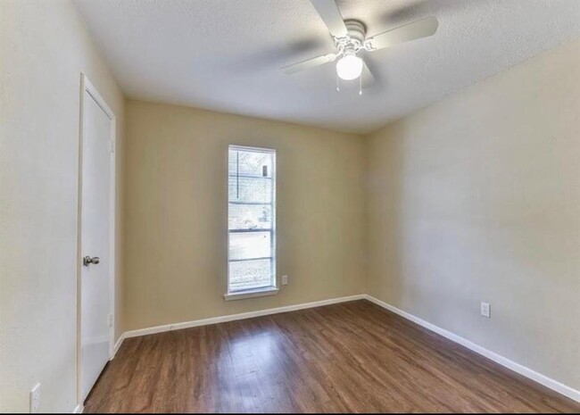 Building Photo - 4835 E Ridge Creek Dr