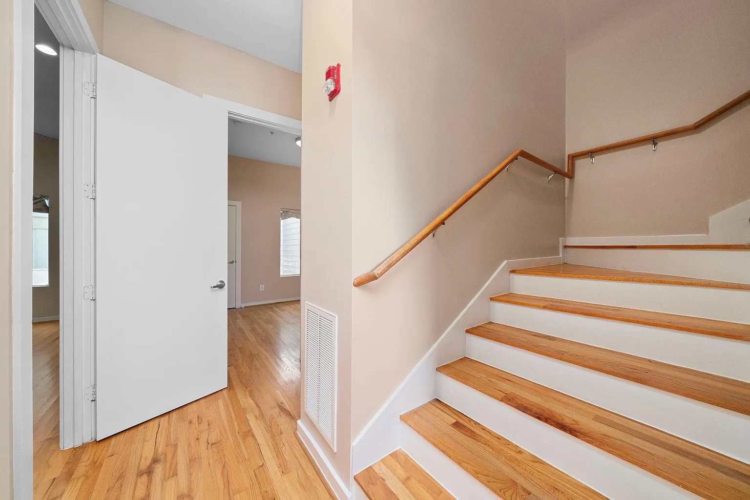 Building Photo - 5710 Winsome Ln