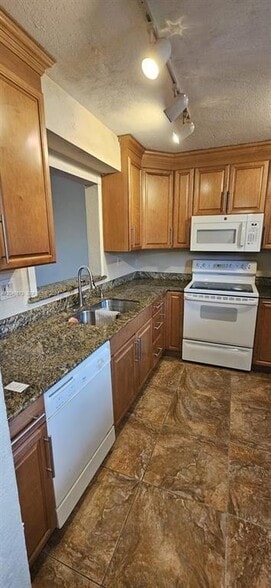 Building Photo - 410 NW 68th Ave