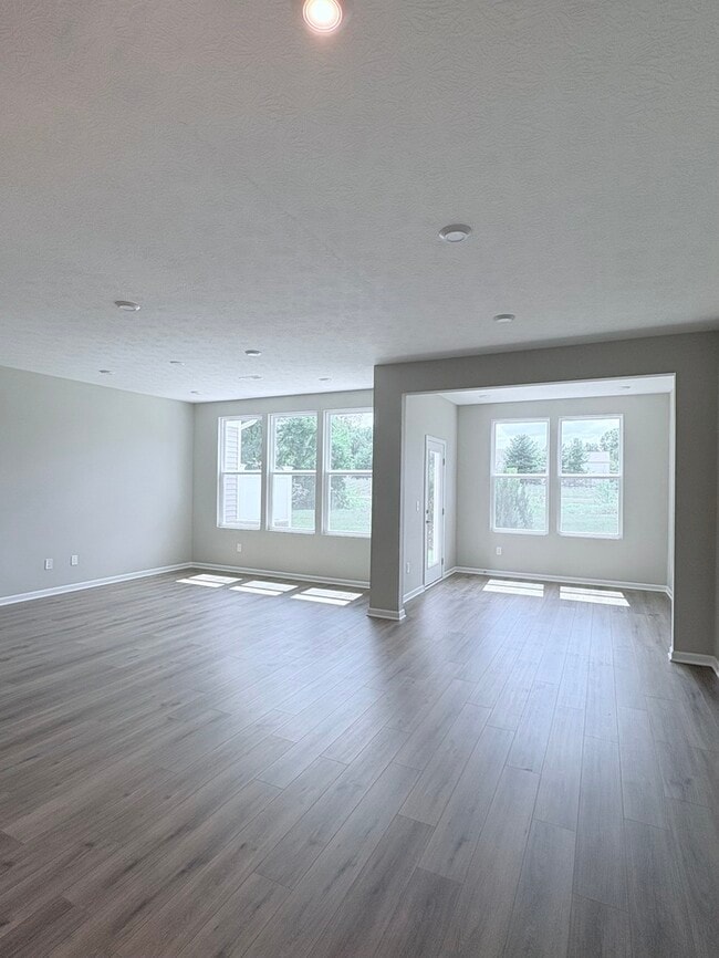 Building Photo - Charming 3 beds 3 baths in New Albany!