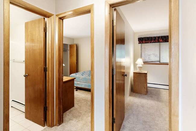 Building Photo - Year lease! Best deal in Silverthorne! HEA...