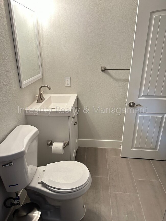 Building Photo - 3092 W Layton Ave