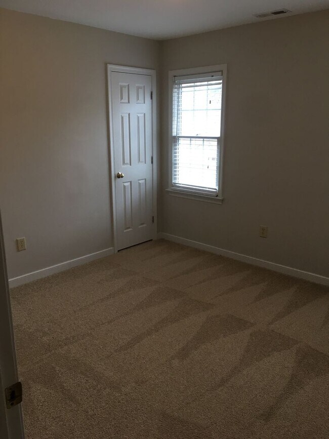 Building Photo - Beautiful Single Family Residence To Rent ...