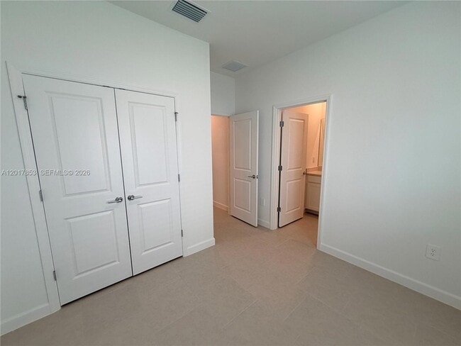 Building Photo - 3917 Passion Vine Dr