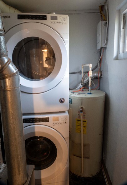 Building Photo - 1631 S Huntington Dr