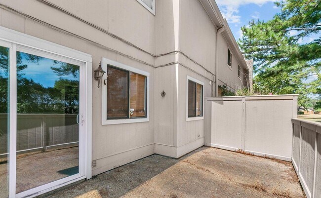 Building Photo - Live Where Convenience Meets Comfort in La...