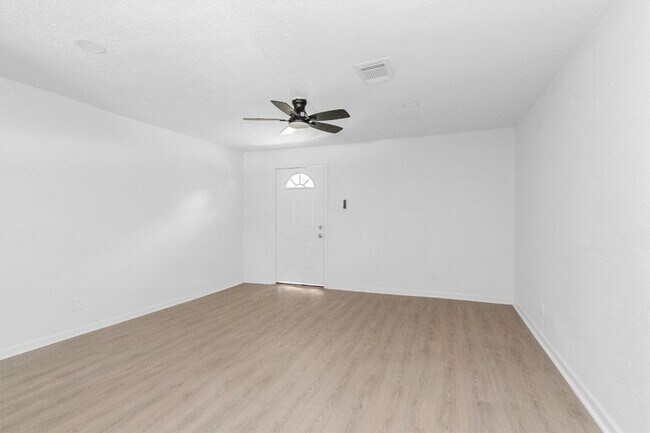 Building Photo - 16016 Green Manor Dr