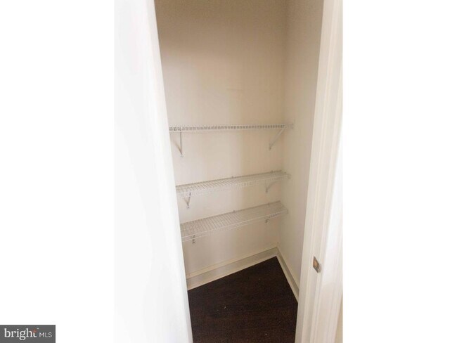 Building Photo - 201 N 8th St